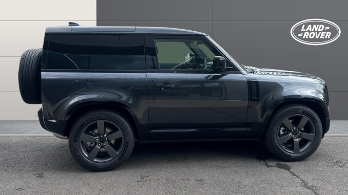 Land Rover Defender 3.0 D250 X-Dynamic SE 90 3dr Auto Diesel Estate - Image 5